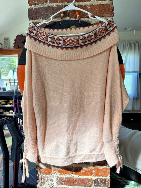 Wrangler Retro Sweaters - Wrangler Retro Geometric Cowl Neck Pink Size Medium